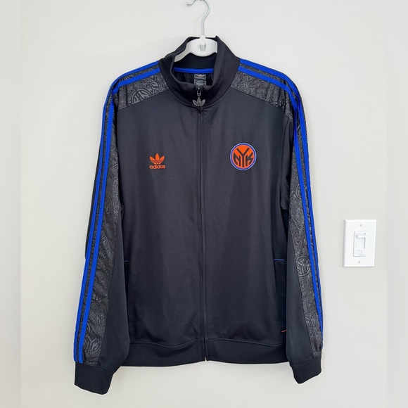 Adidas Limited Edition New YorkKnicks 3 Stripe Embellished Sleeves Jacket L